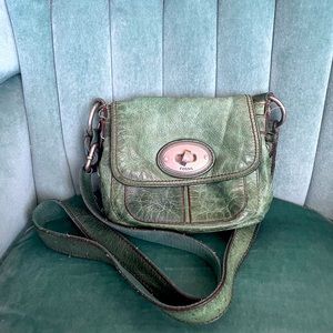Gorgeous Vintage Fossil Distressed Leather Saddle Bag